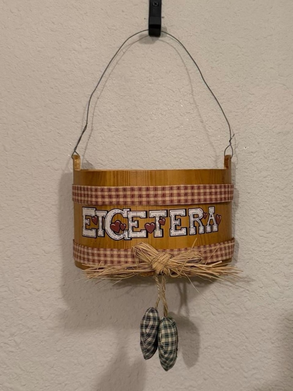 Vintage country style half bucket wall basket